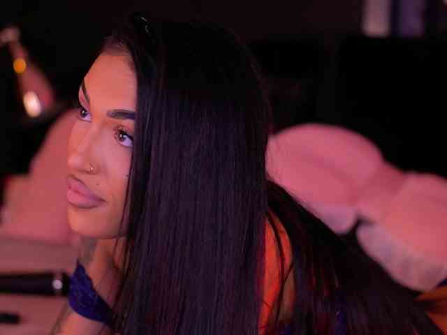 KimNaty webcam