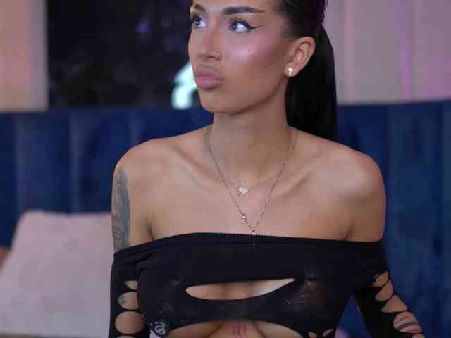KimNaty webcam