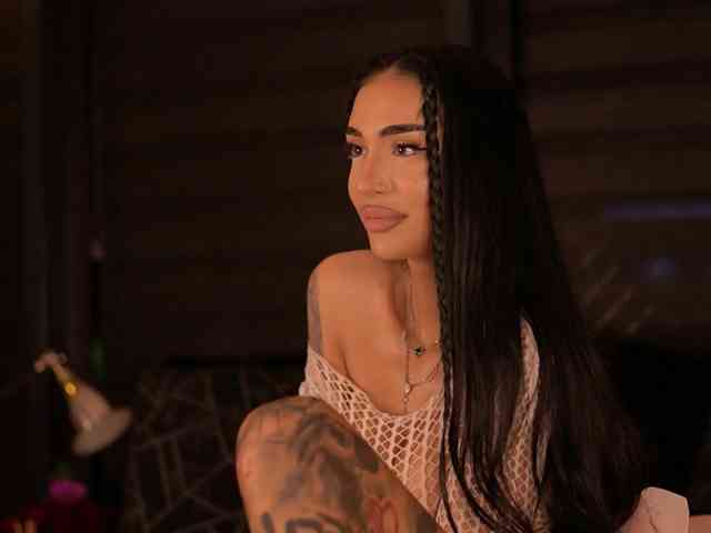 KimNaty webcam