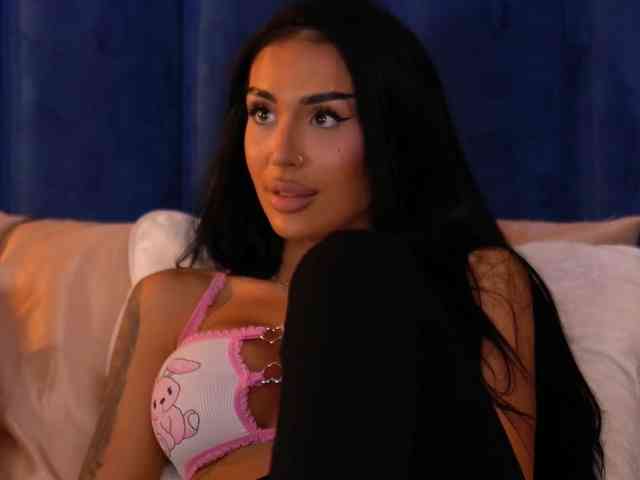 KimNaty webcam