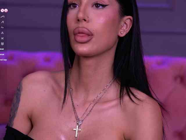 KimNaty webcam