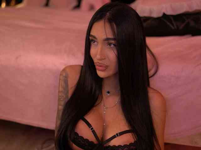 KimNaty webcam