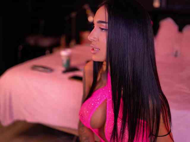 KimNaty webcam