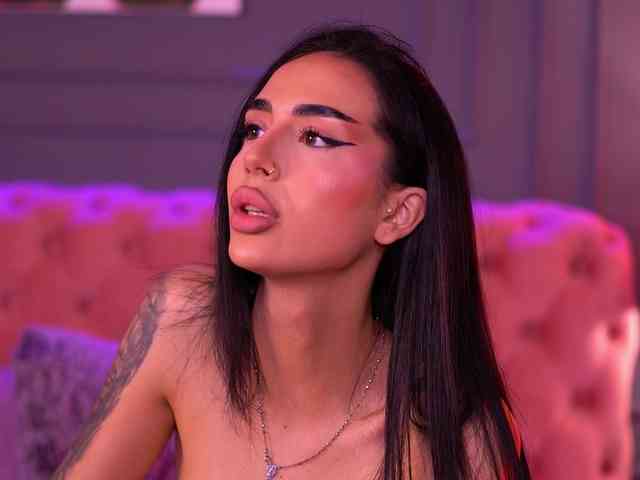 KimNaty webcam
