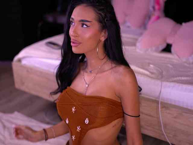 KimNaty webcam