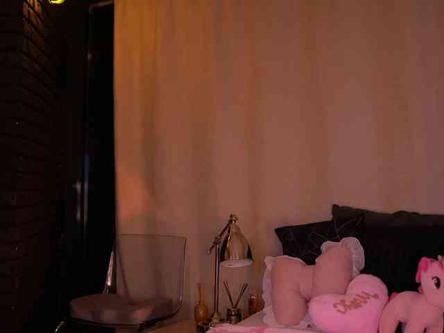 KimNaty webcam
