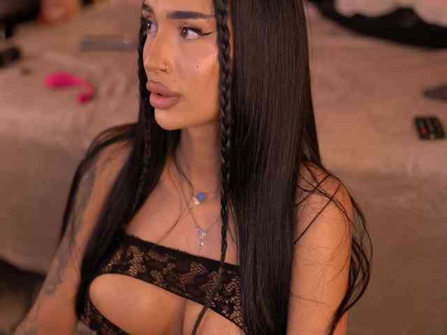 KimNaty webcam