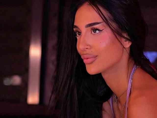 KimNaty webcam