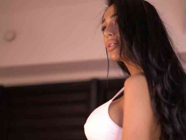 KimNaty webcam