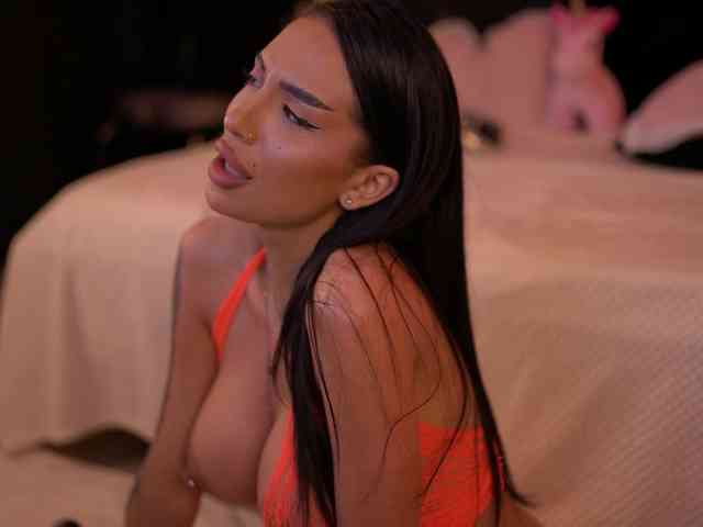 KimNaty webcam