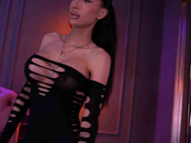 KimNaty webcam