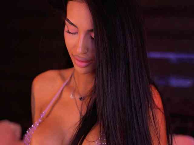KimNaty webcam