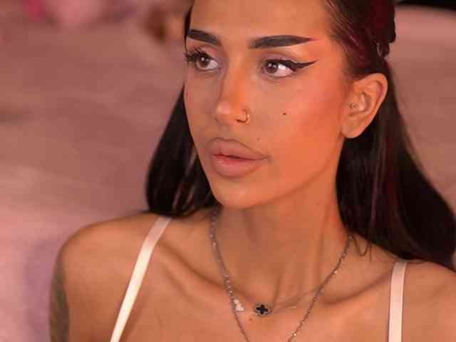 KimNaty webcam