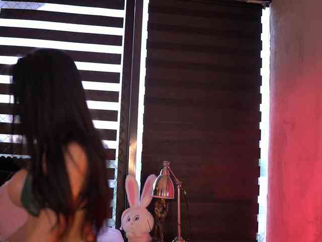 KimNaty webcam