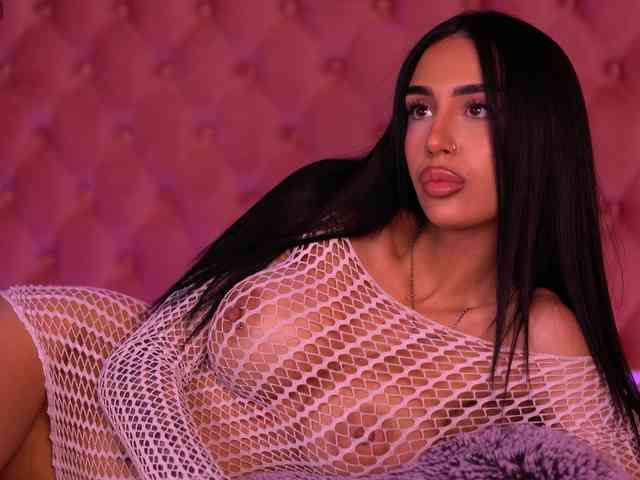 KimNaty webcam