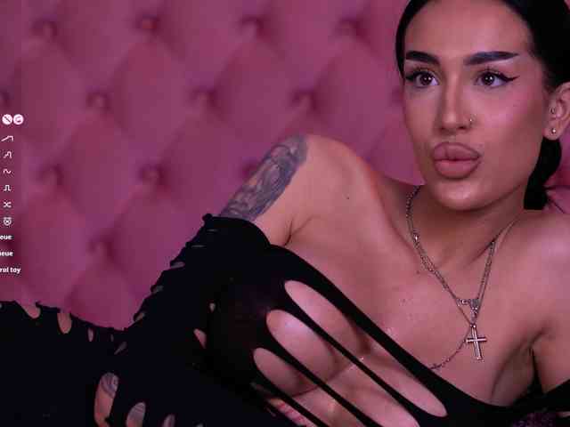 KimNaty webcam