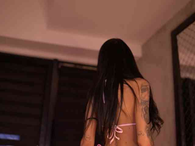 KimNaty webcam