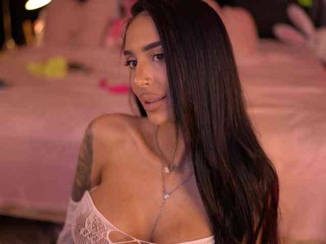 KimNaty webcam