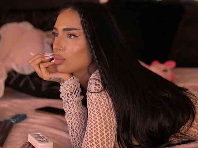 KimNaty webcam