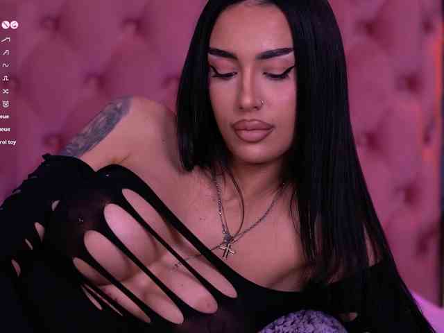 KimNaty webcam