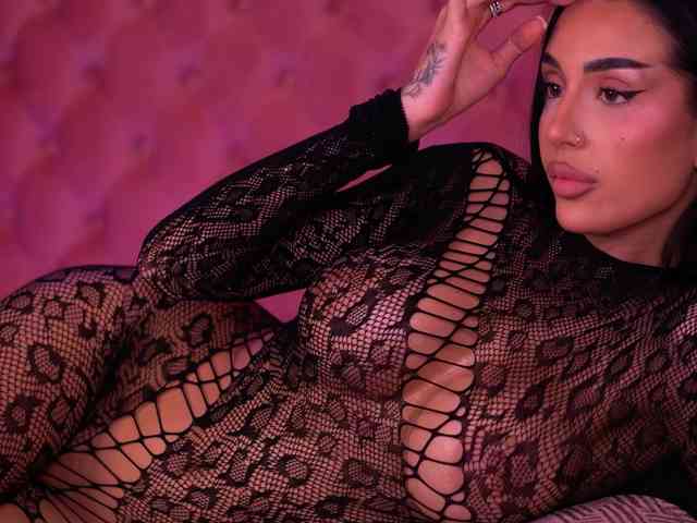 KimNaty webcam