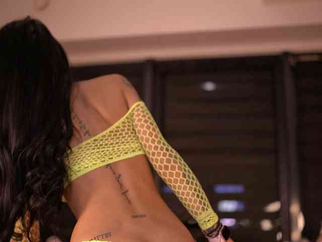 KimNaty webcam