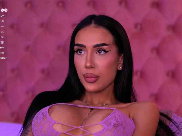 KimNaty webcam
