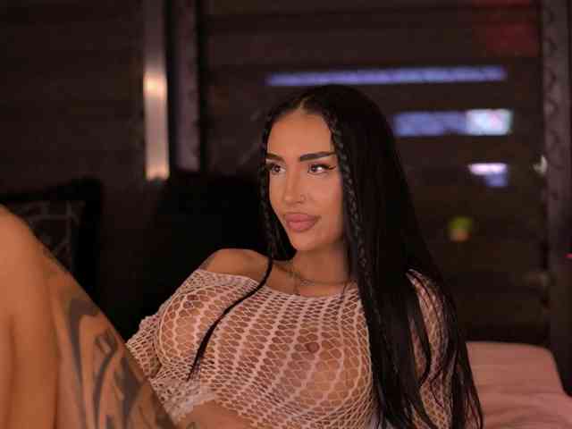 KimNaty webcam
