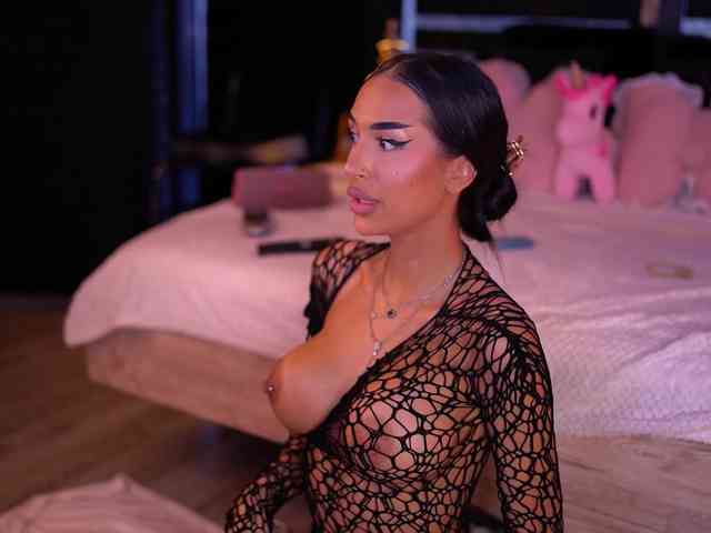 KimNaty webcam