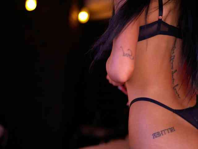 KimNaty webcam