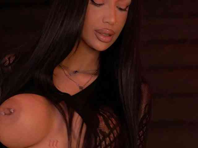 KimNaty webcam