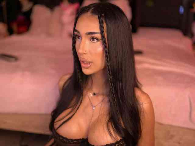 KimNaty webcam