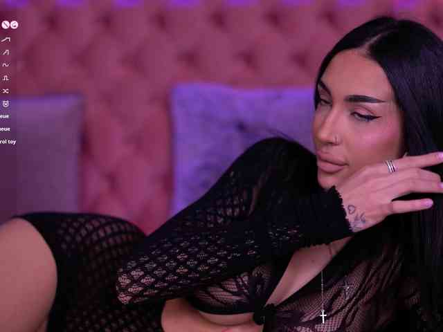 KimNaty webcam