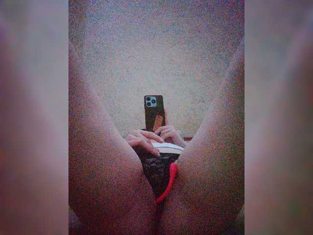Nepechalka333 live cam on BongaCams