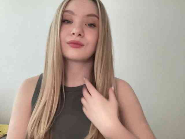 यह मॉडल अभी लाइव है. Polishangel222