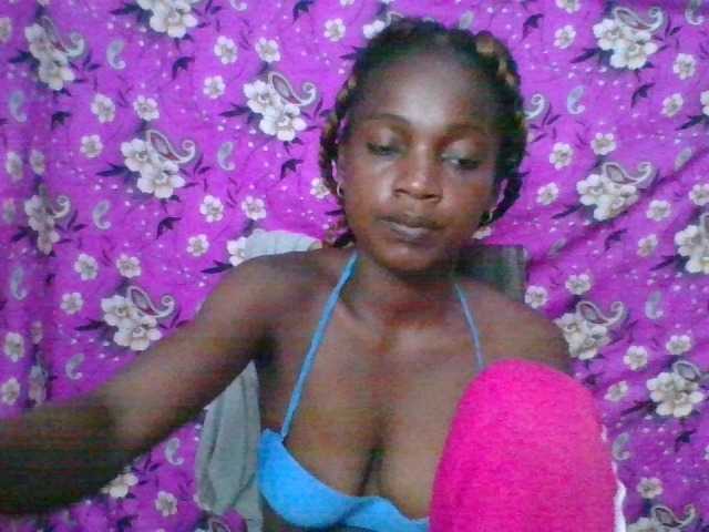 LovelyBlackGirl webcam