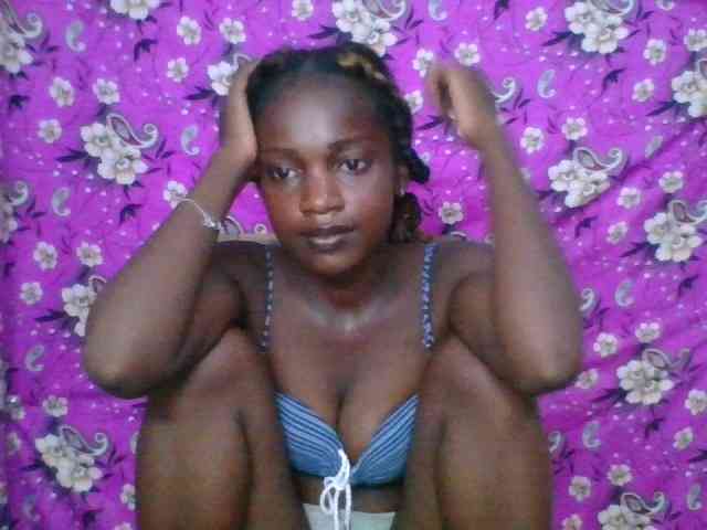 LovelyBlackGirl webcam