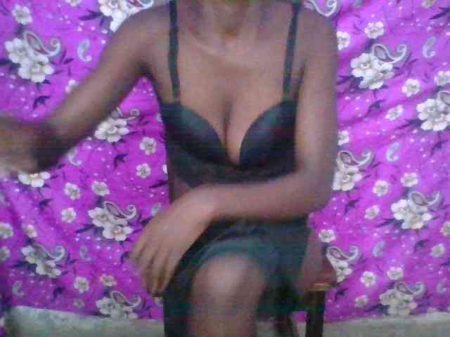 LovelyBlackGirl webcam