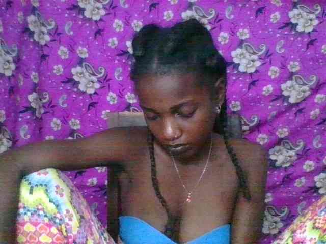 LovelyBlackGirl webcam
