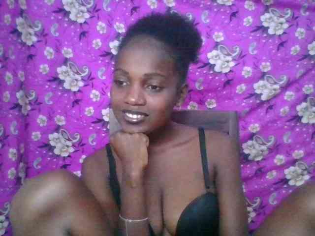 LovelyBlackGirl webcam