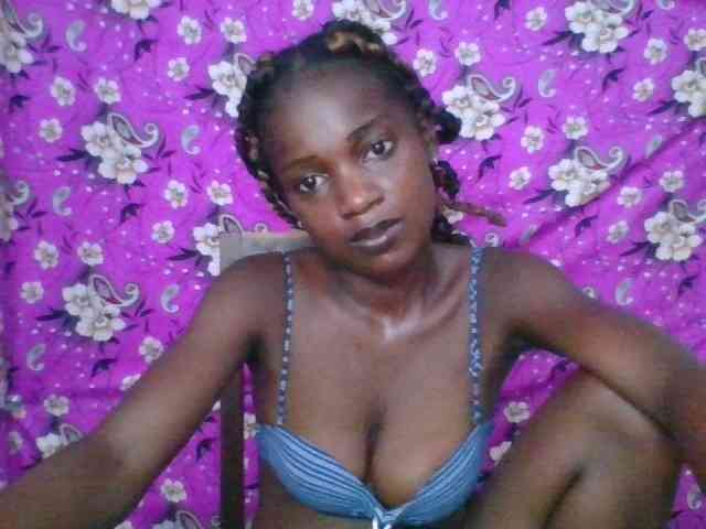 LovelyBlackGirl webcam