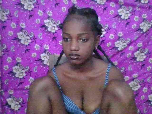 LovelyBlackGirl webcam