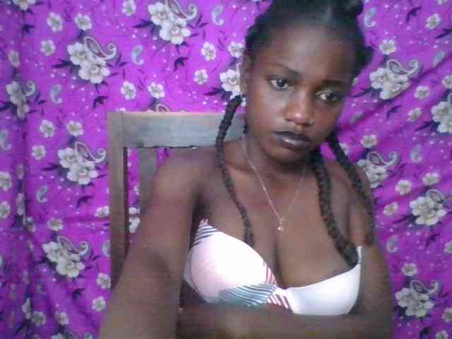 LovelyBlackGirl webcam