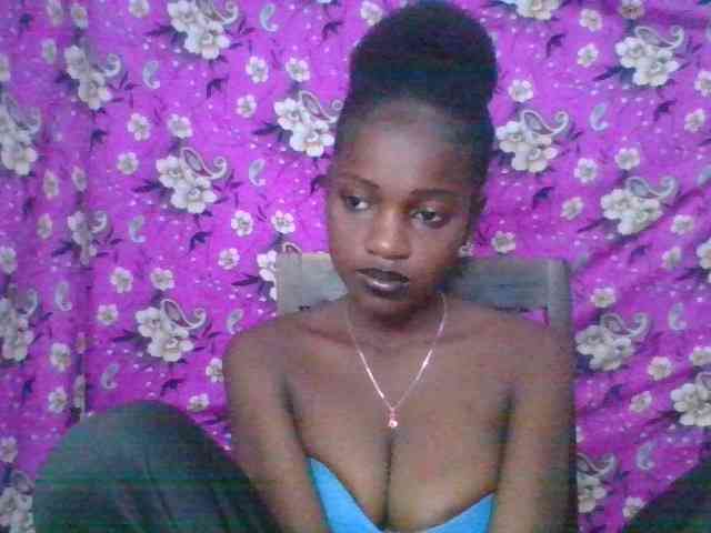 LovelyBlackGirl webcam