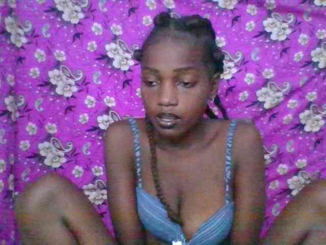 LovelyBlackGirl webcam