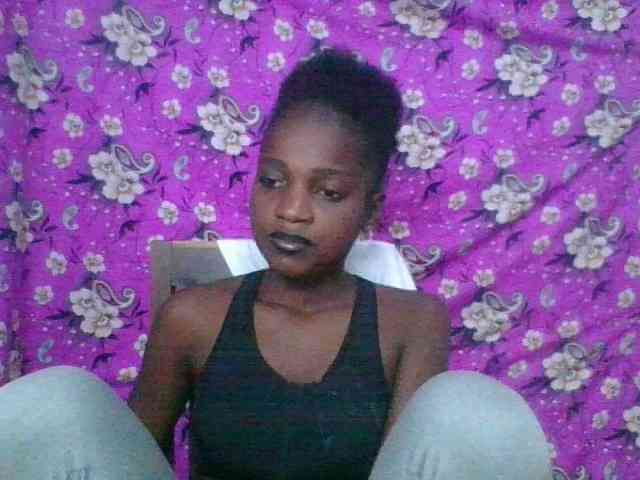 LovelyBlackGirl webcam