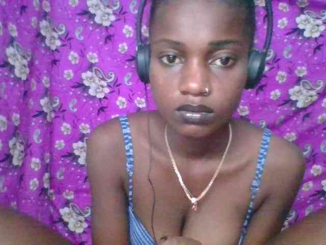 LovelyBlackGirl webcam