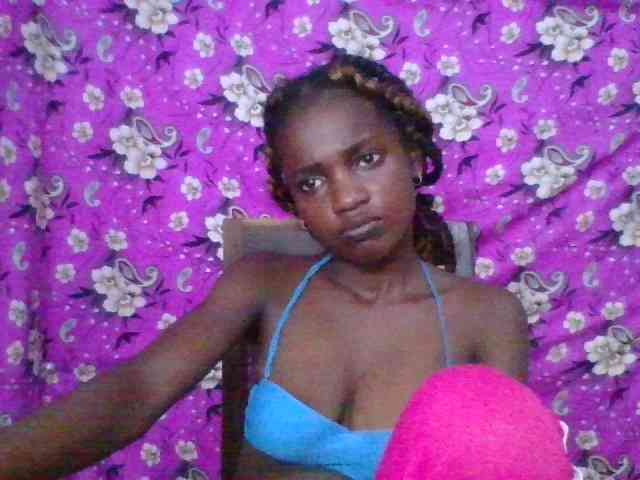 LovelyBlackGirl webcam