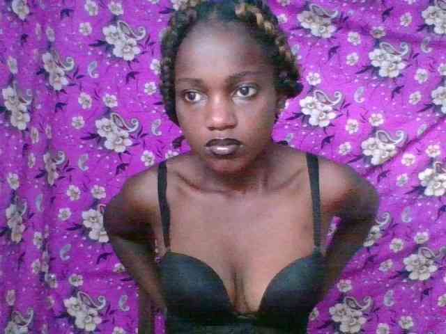 LovelyBlackGirl webcam