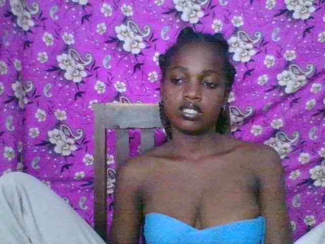 LovelyBlackGirl webcam